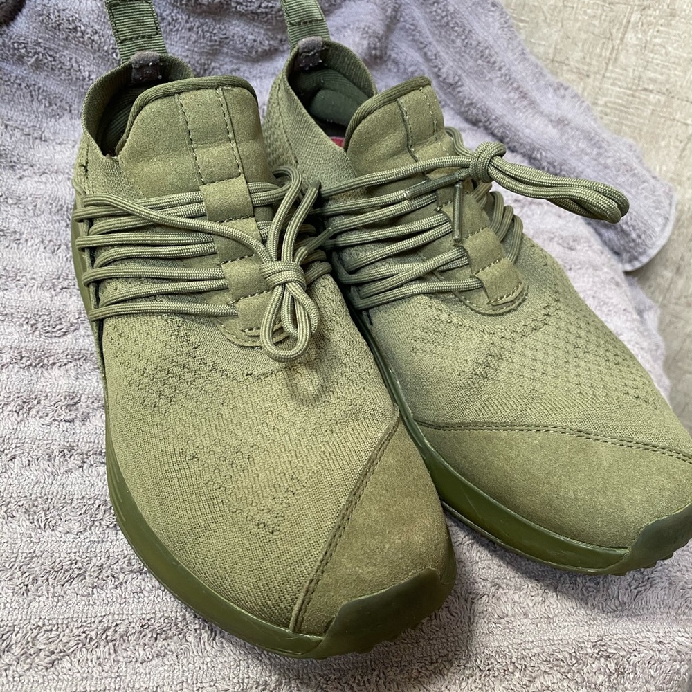 Lane eight sneakers